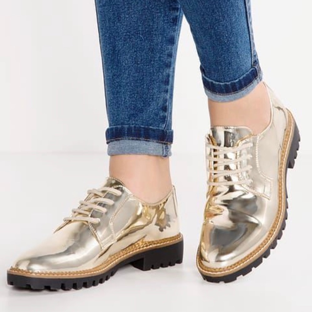 Gorgeous gold shoes US size 6